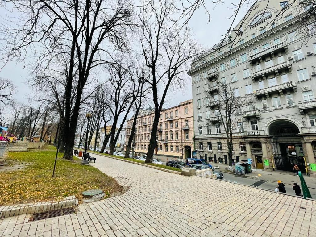 Apartament Amazing Tara'S Shevchenko Square Kijów Zewnętrze zdjęcie